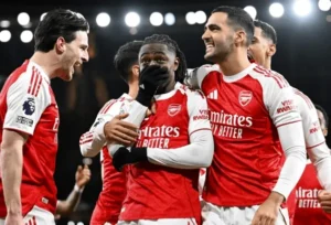 Arsenal-choc-thung-luoi-Tottenham-suot-25-nam-2-min_11zon