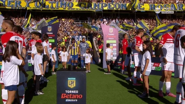 CLB-Estudiantes-lanh-an-phat-1-min_11zon